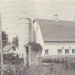 Barn and chicken coop 1937